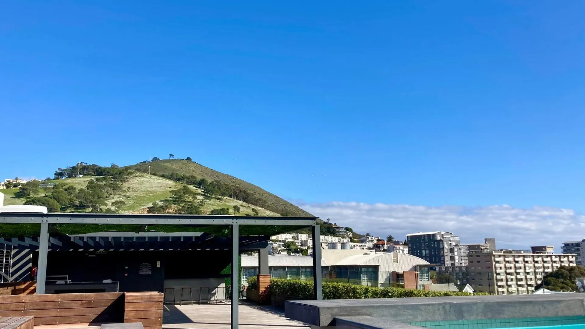 Sunny Apartment With Pool&Terrace At The Docklands Cape Town