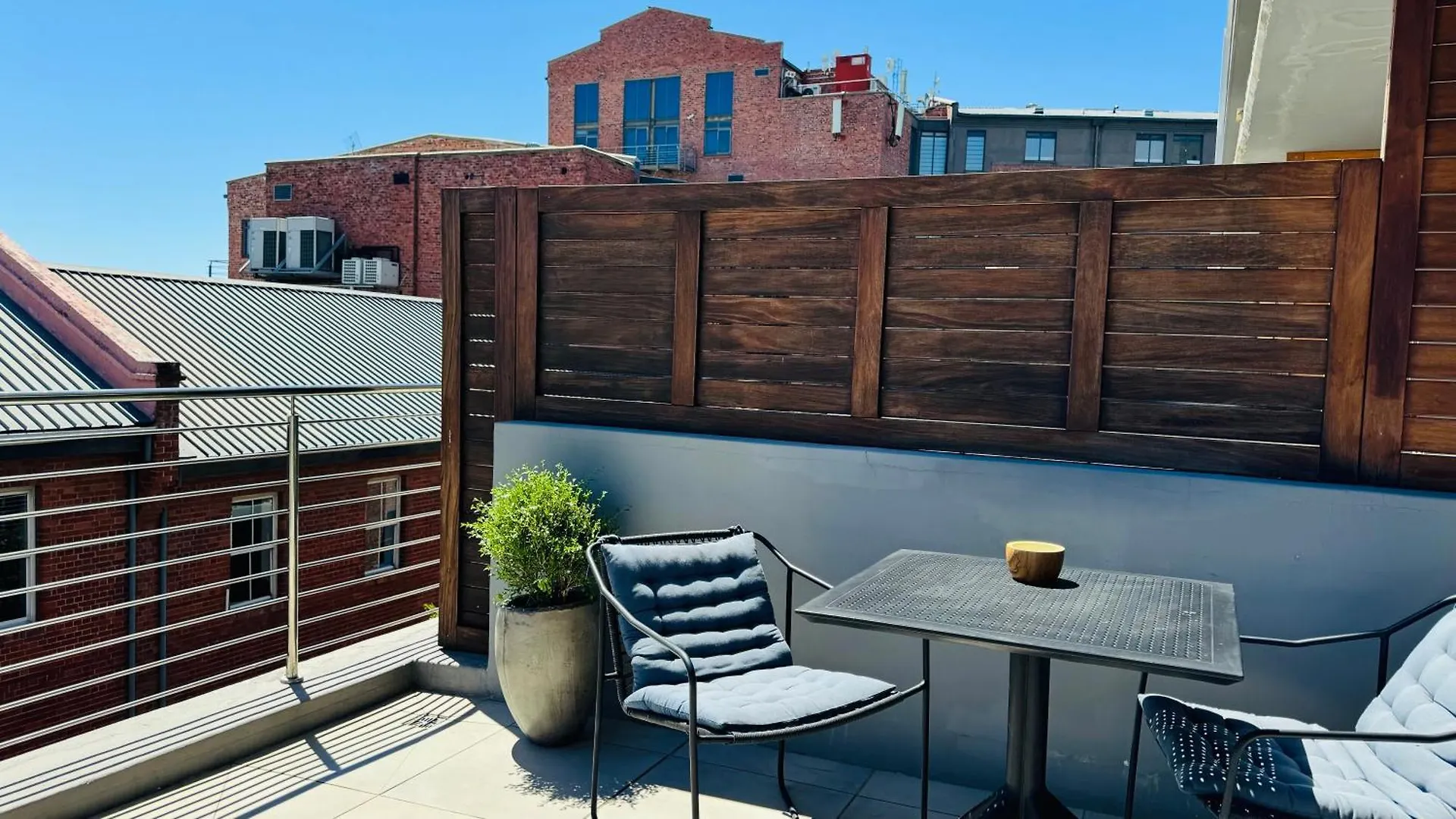 Sunny Apartment With Pool&Terrace At The Docklands Cape Town