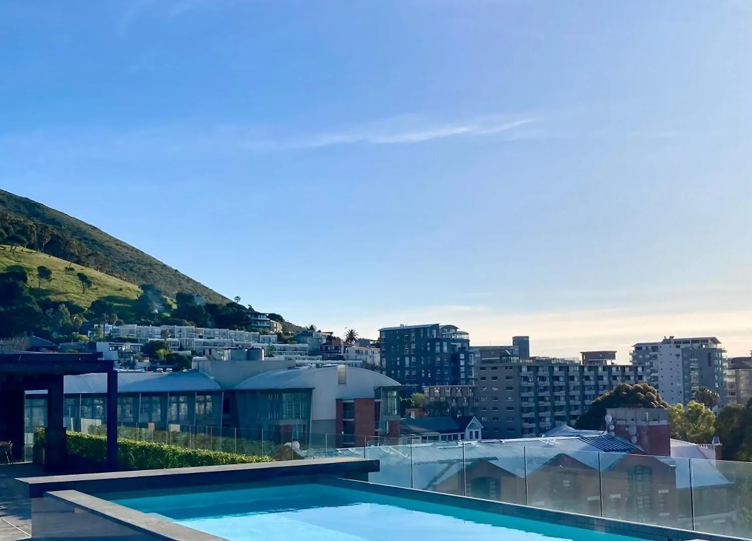Sunny Apartment With Pool&Terrace At The Docklands Kapstadt