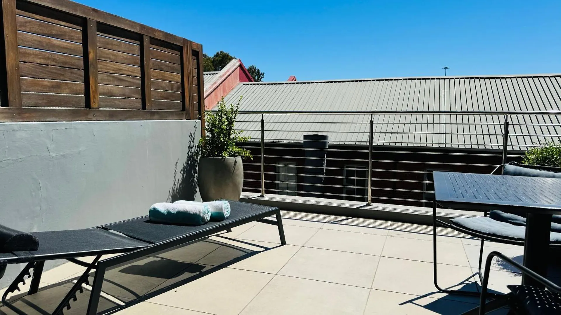 Sunny Apartment With Pool&Terrace At The Docklands Cape Town